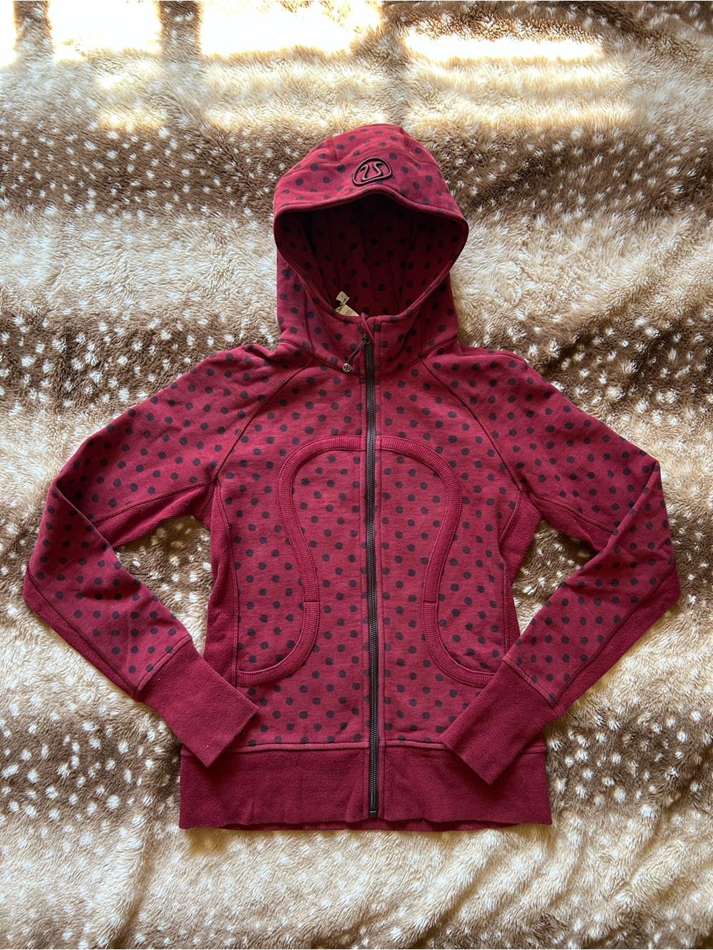 “Vintage” Lululemon Athletica Ghost Dot Cranberry Bordeaux Ladybug Scuba size 6